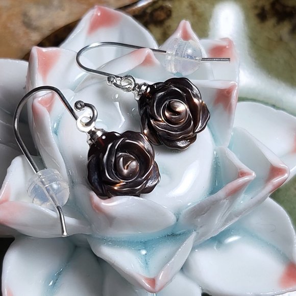 Gorgeous Timeless Natural Chocolate Brown Rose Carved Shell Earings - Picture 5 of 15